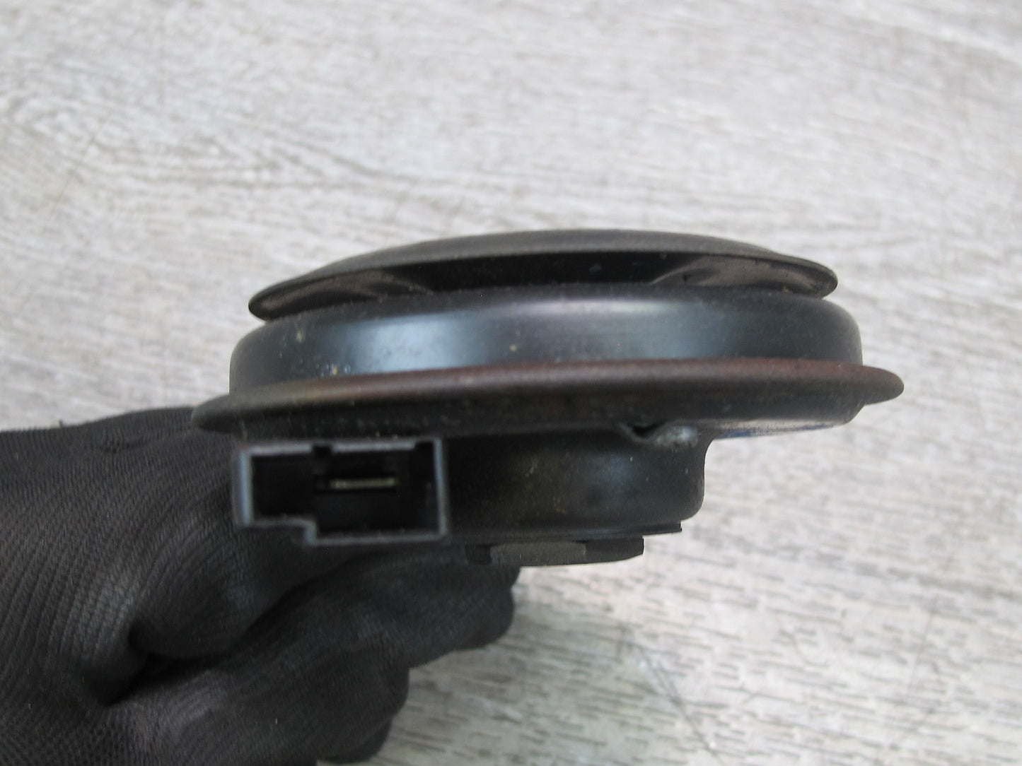 92-96 Toyota Cresta JZX90 Set of 2 High & Low Tone Note Pitch Horn Signal OEM