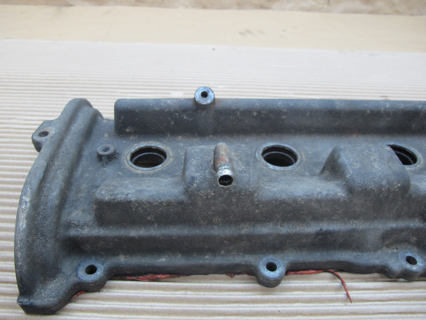 1998-2002 Lexus UZJ100L LX470 2UZFE Engine Right Cylinder Head Valve Cover