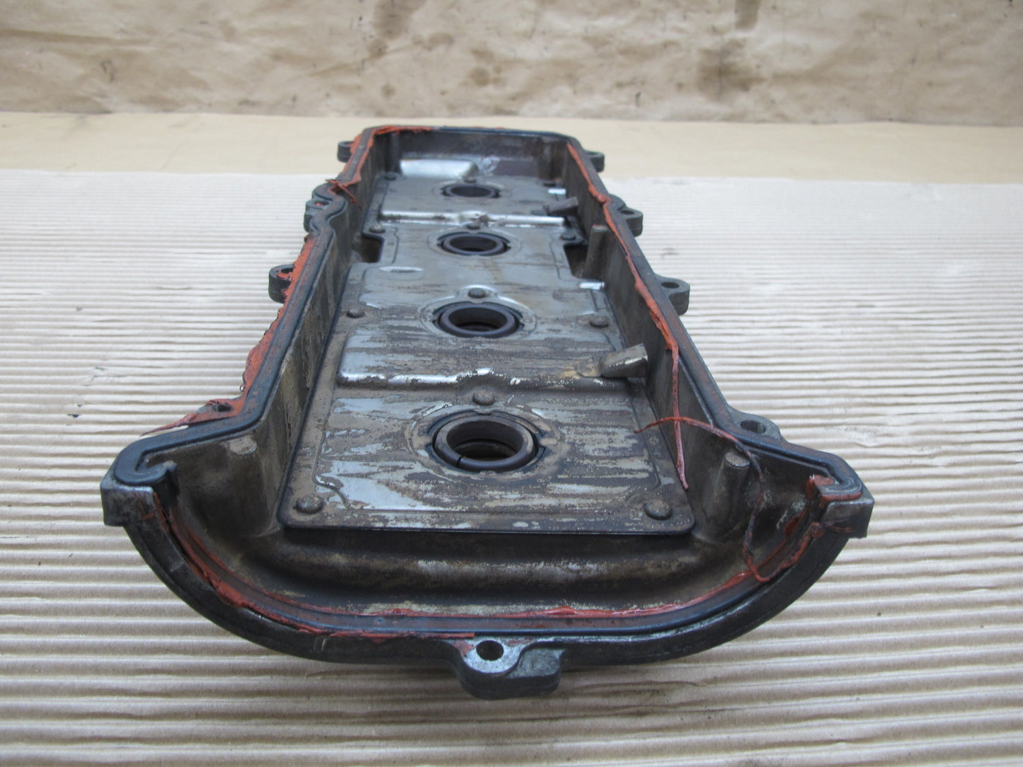 1998-2002 Lexus UZJ100L LX470 2UZFE Engine Right Cylinder Head Valve Cover