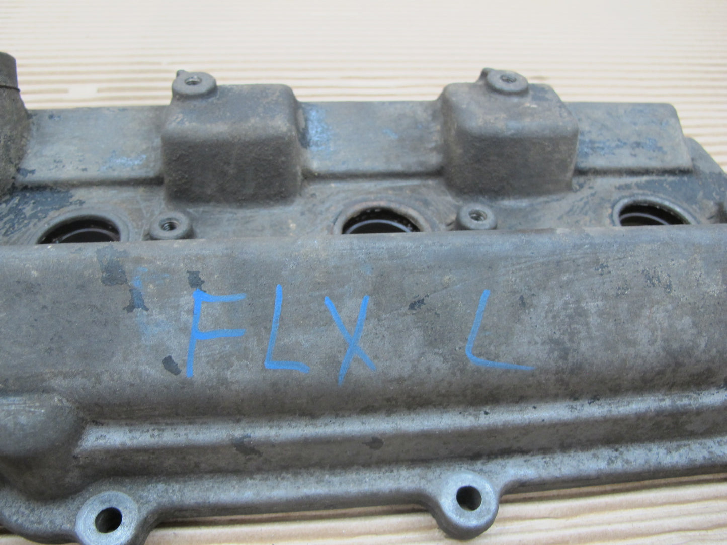 1998-2002 Lexus UZJ100L LX470 2UZFE Engine Left Cylinder Head Valve Cover