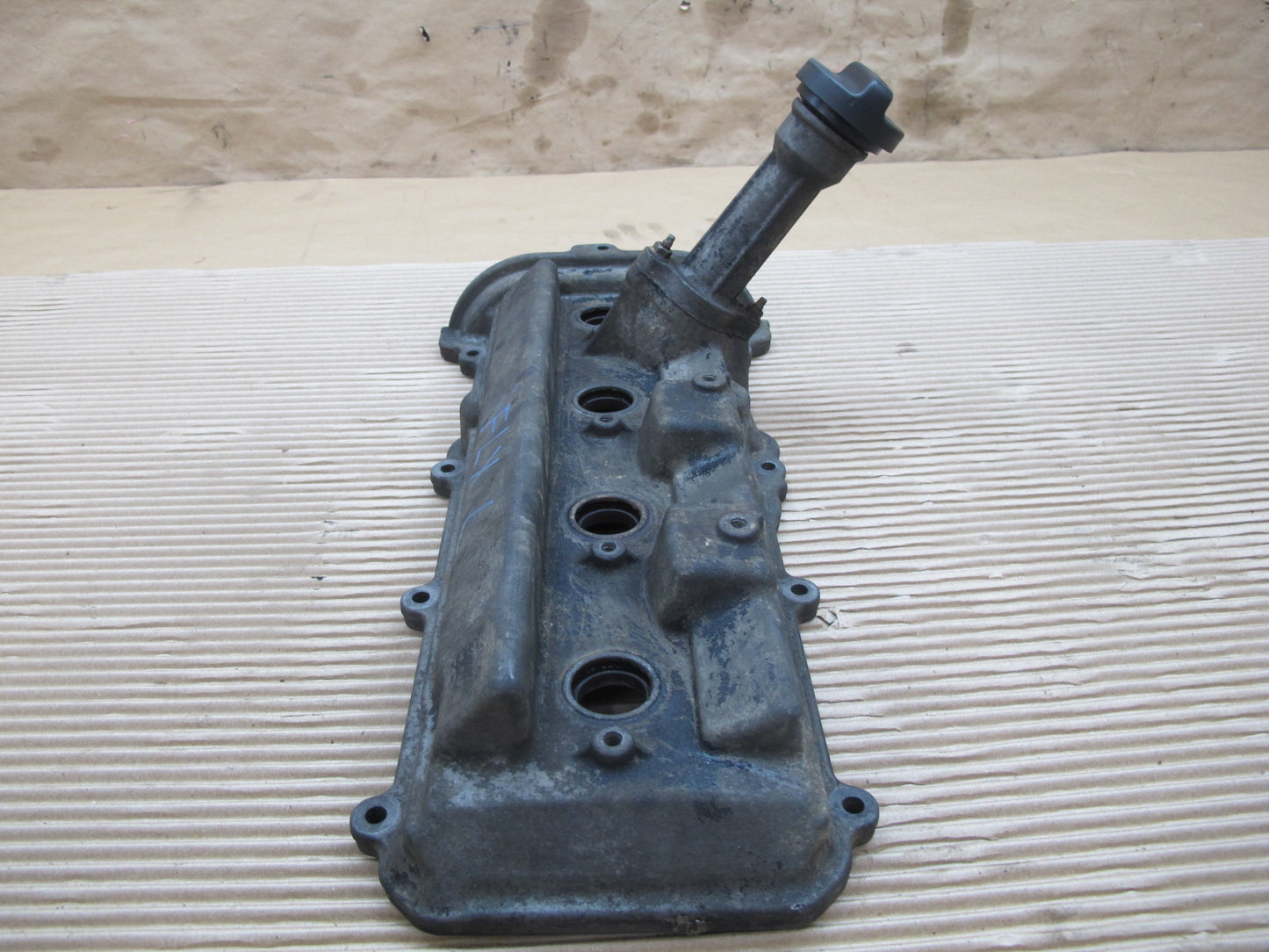 1998-2002 Lexus UZJ100L LX470 2UZFE Engine Left Cylinder Head Valve Cover