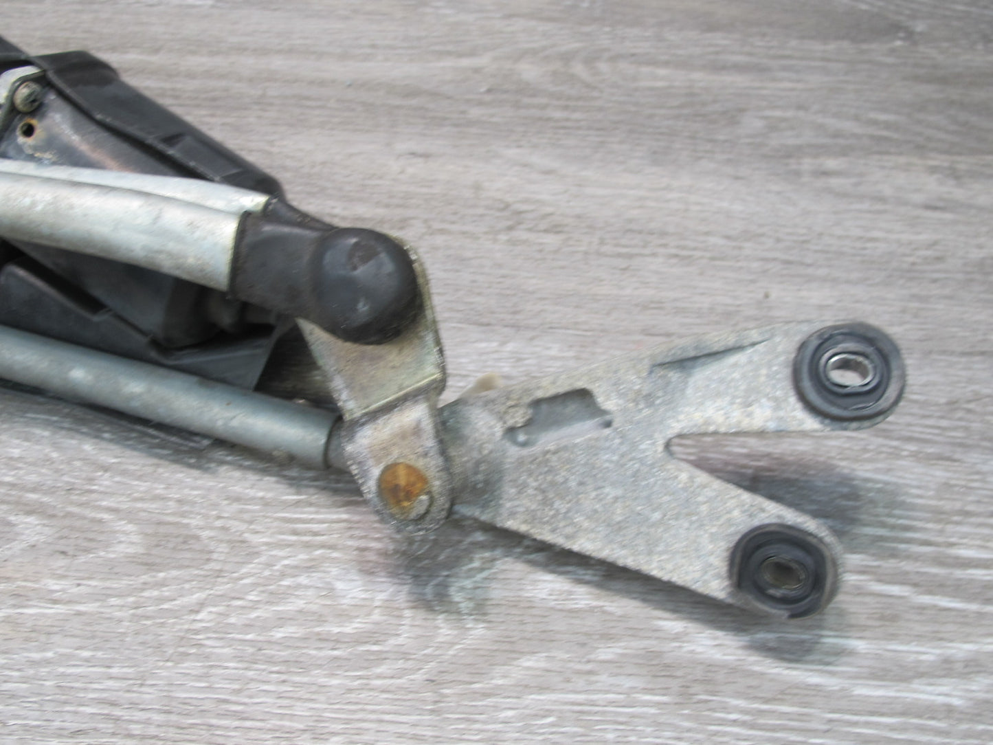 92-96 Toyota Cresta MARK2 JZX90 Windshield Wiper Transmission Linkage w Motor