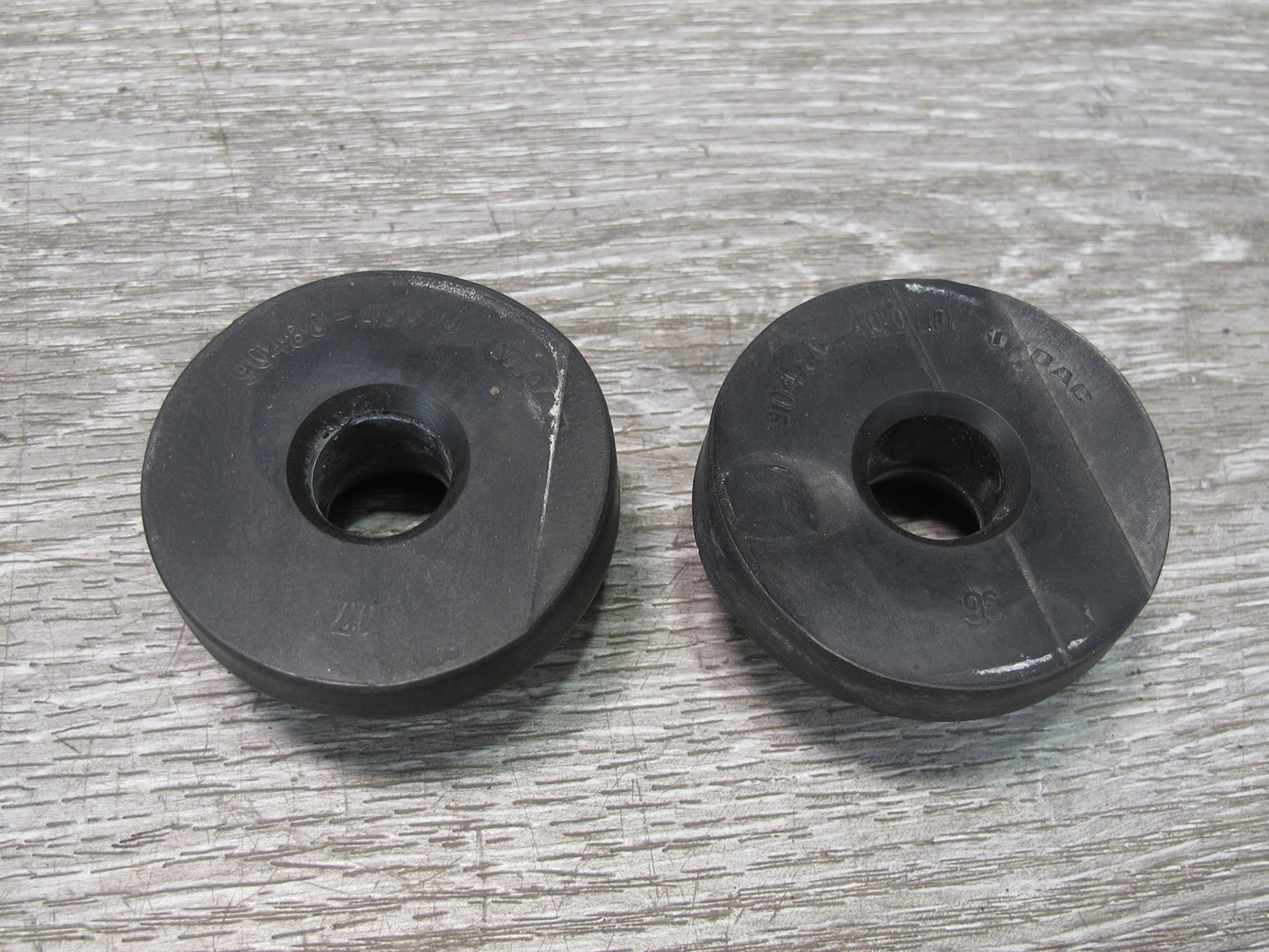 92-96 Toyota Cresta JZX90 Set of 2 Engine Radiator Mount Support OEM