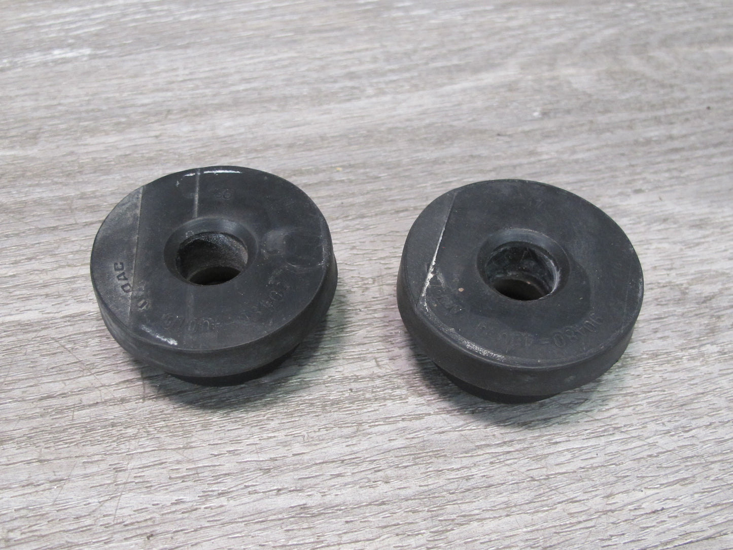 92-96 Toyota Cresta JZX90 Set of 2 Engine Radiator Mount Support OEM