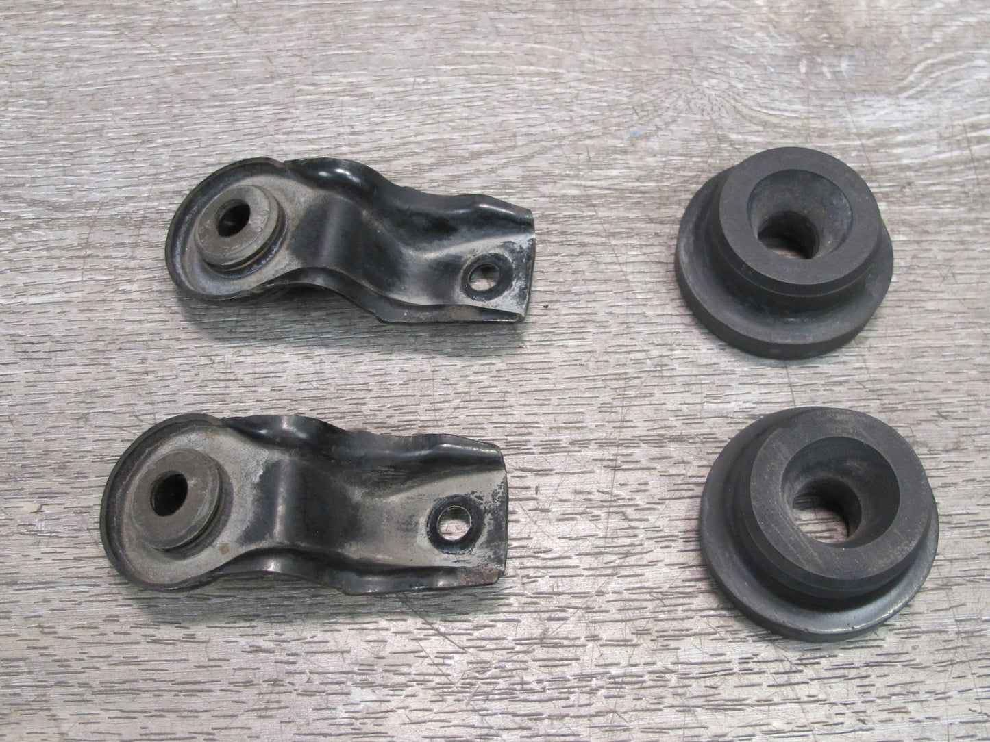 92-96 Toyota Cresta JZX90 Set of 2 Engine Radiator Mount Support OEM