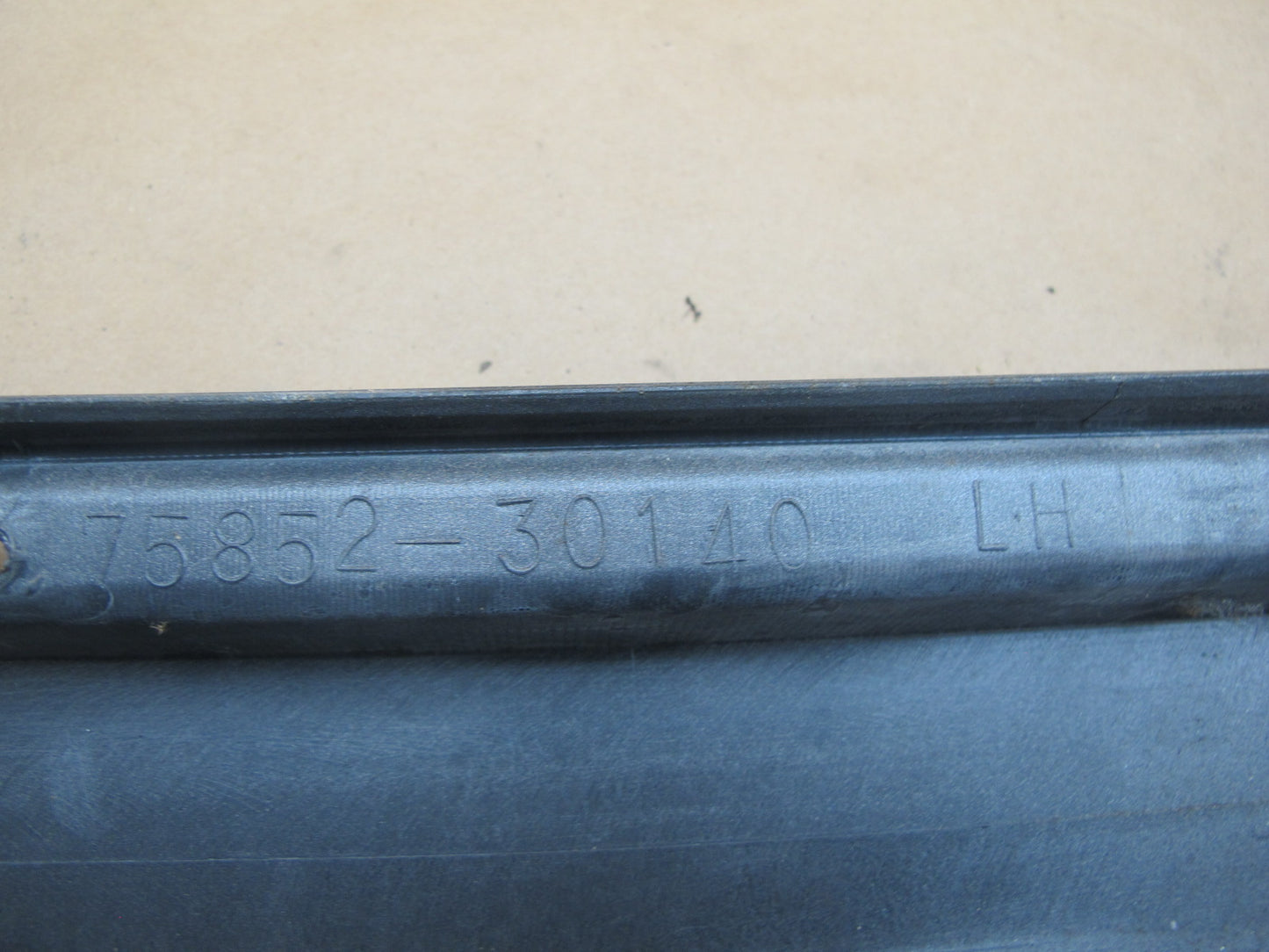 98-05 Lexus GS400 GS430 GS300 Set of 2 Left Side Skirt Rocker Panel Silver OEM