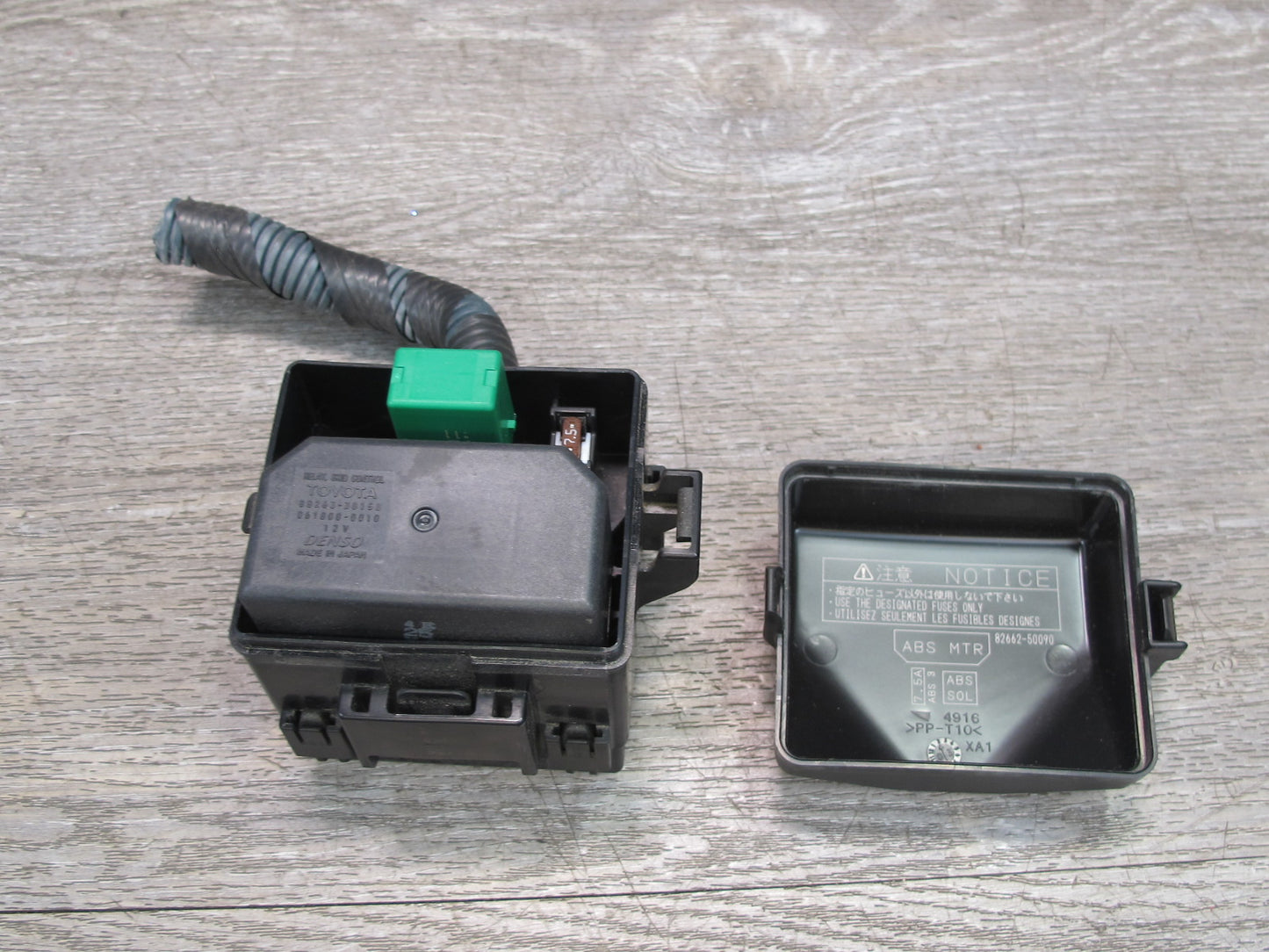 01-06 Lexus UCF30L LS430 Junction Fuse Relay Box Module OEM