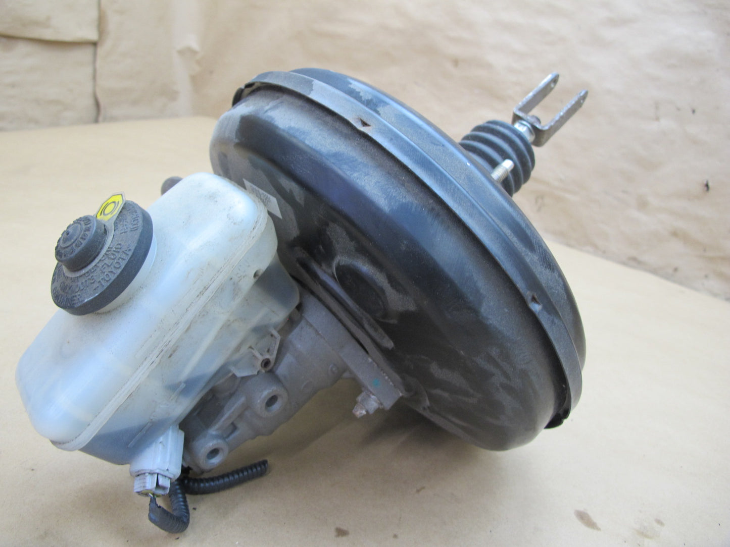 10-15 Lexus IS250 Conv AT Brake Master Cylinder Booster Fluid Reservoir OEM
