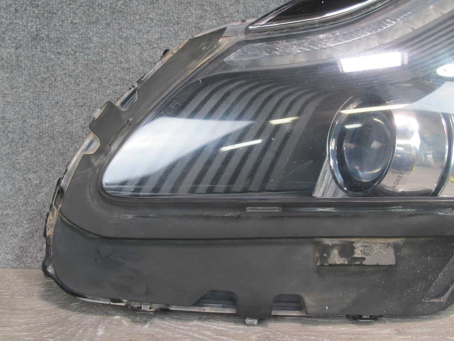 11-12 Fisker Karma Front Right Bi-xenon Headlight Lamp C131176101200 OEM