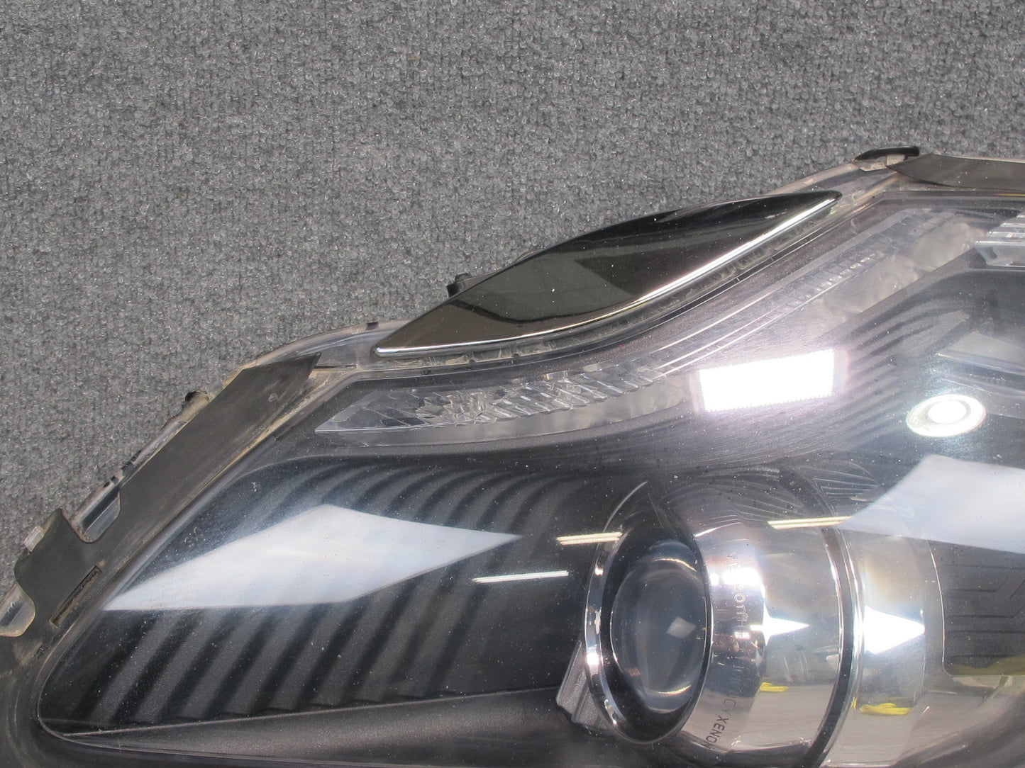 11-12 Fisker Karma Front Right Bi-xenon Headlight Lamp C131176101200 OEM