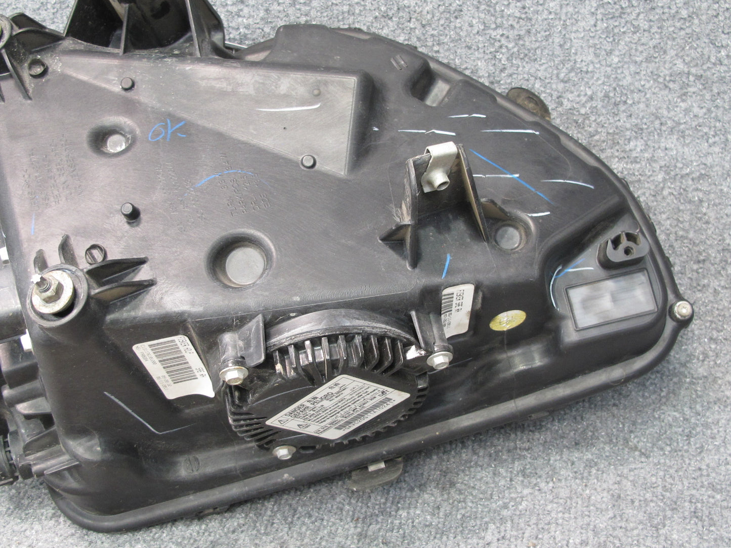 11-12 Fisker Karma Front Right Bi-xenon Headlight Lamp C131176101200 OEM