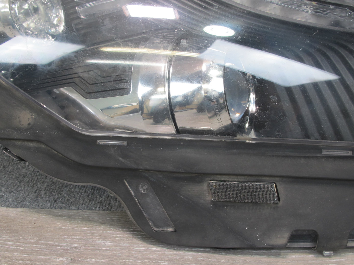 11-12 Fisker Karma Front Left Bi-xenon Headlight Lamp C131176101100 OEM