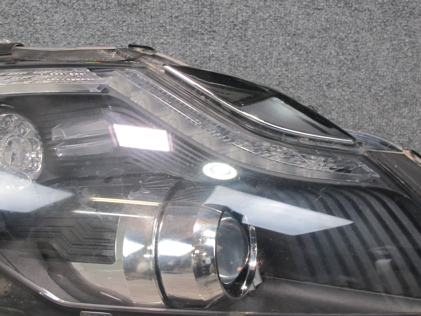 11-12 Fisker Karma Front Left Bi-xenon Headlight Lamp C131176101100 OEM