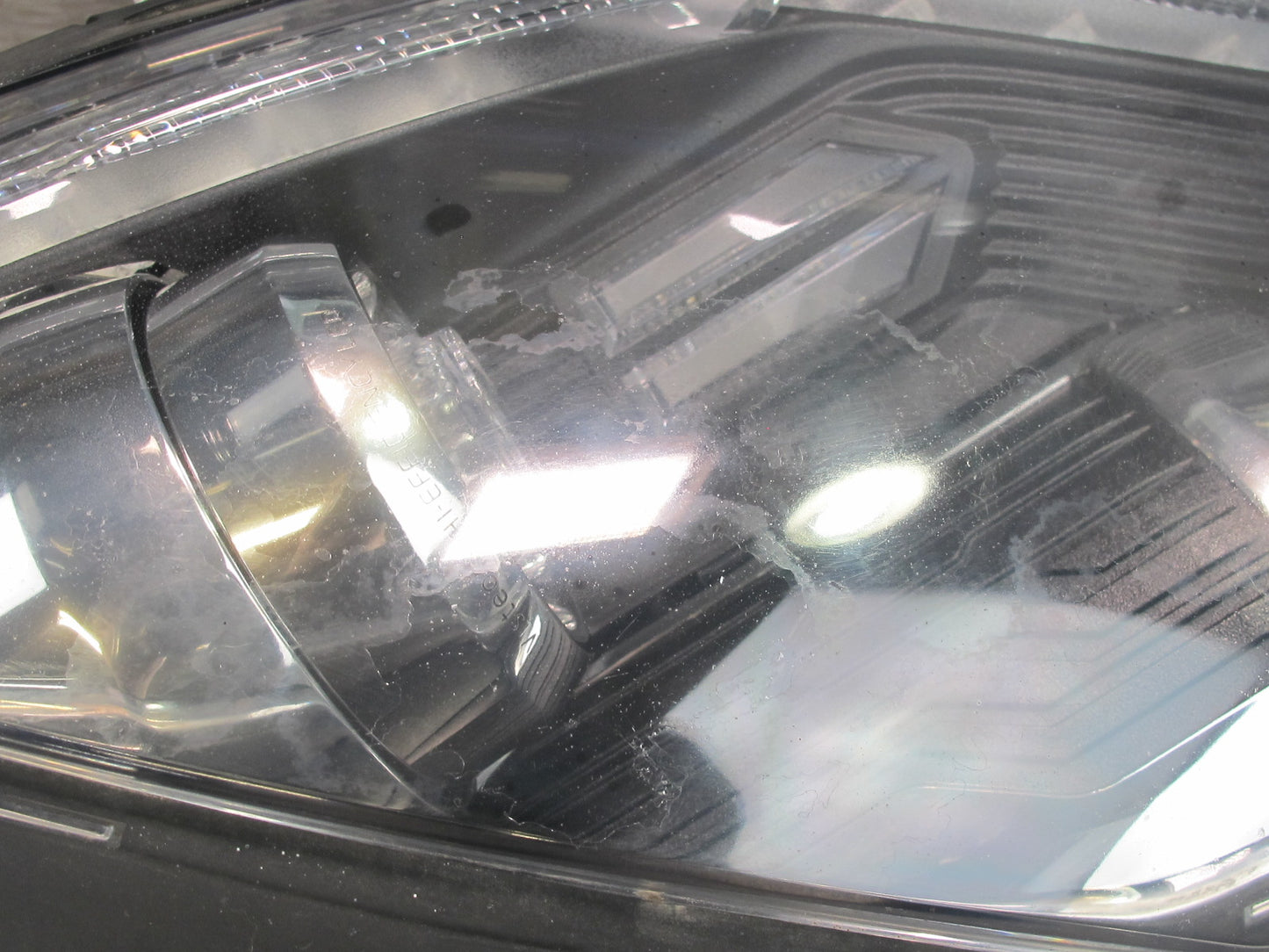 11-12 Fisker Karma Front Left Bi-xenon Headlight Lamp C131176101100 OEM