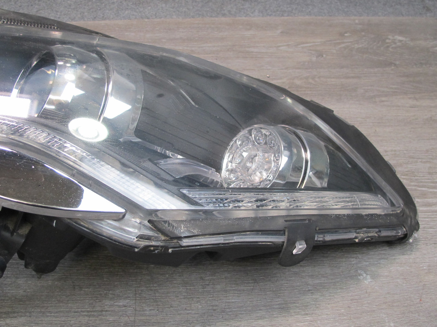 11-12 Fisker Karma Front Left Bi-xenon Headlight Lamp C131176101100 OEM
