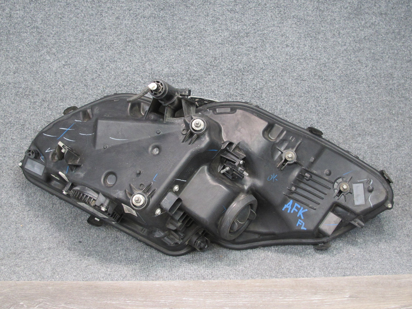 11-12 Fisker Karma Front Left Bi-xenon Headlight Lamp C131176101100 OEM