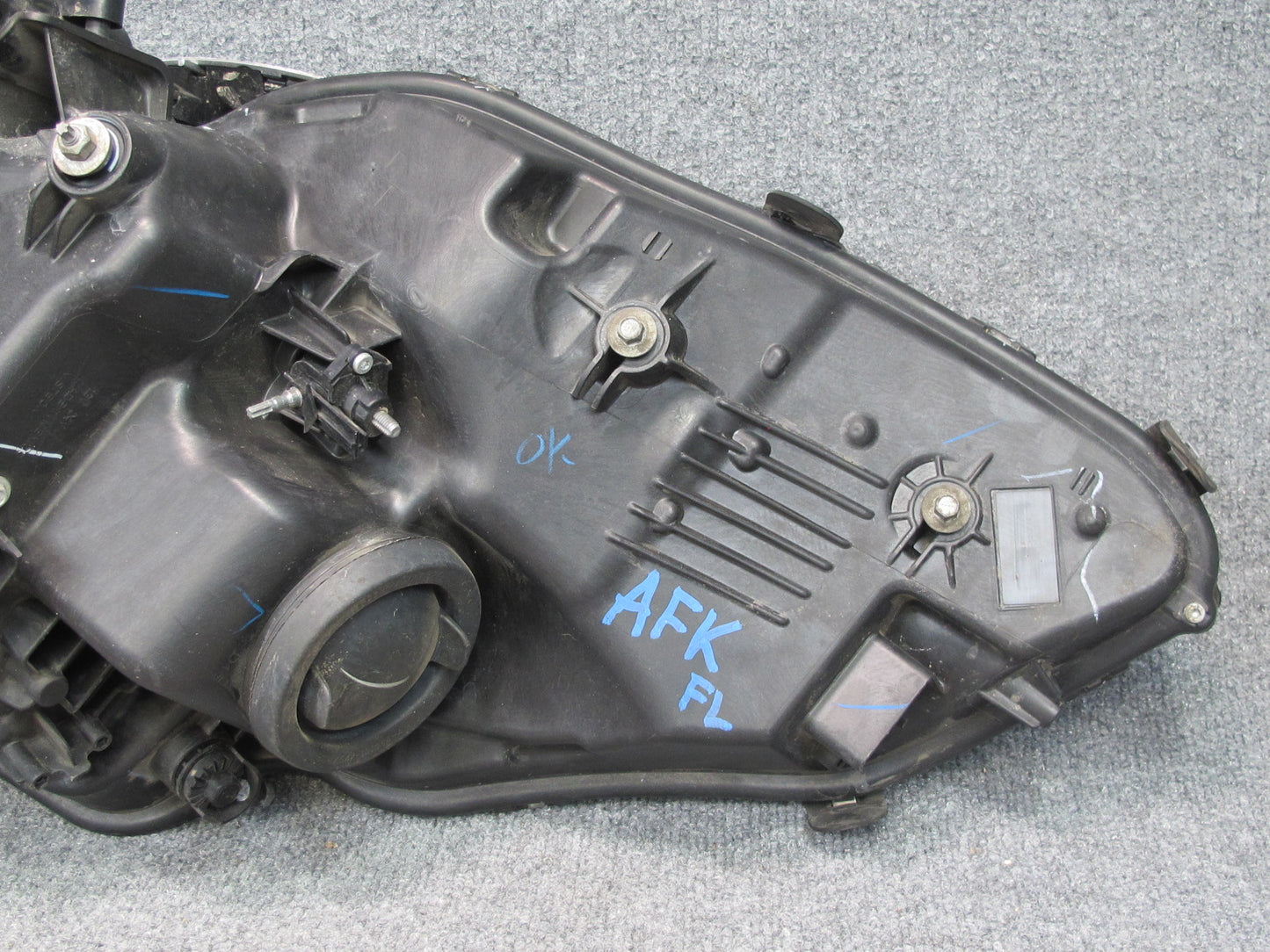 11-12 Fisker Karma Front Left Bi-xenon Headlight Lamp C131176101100 OEM
