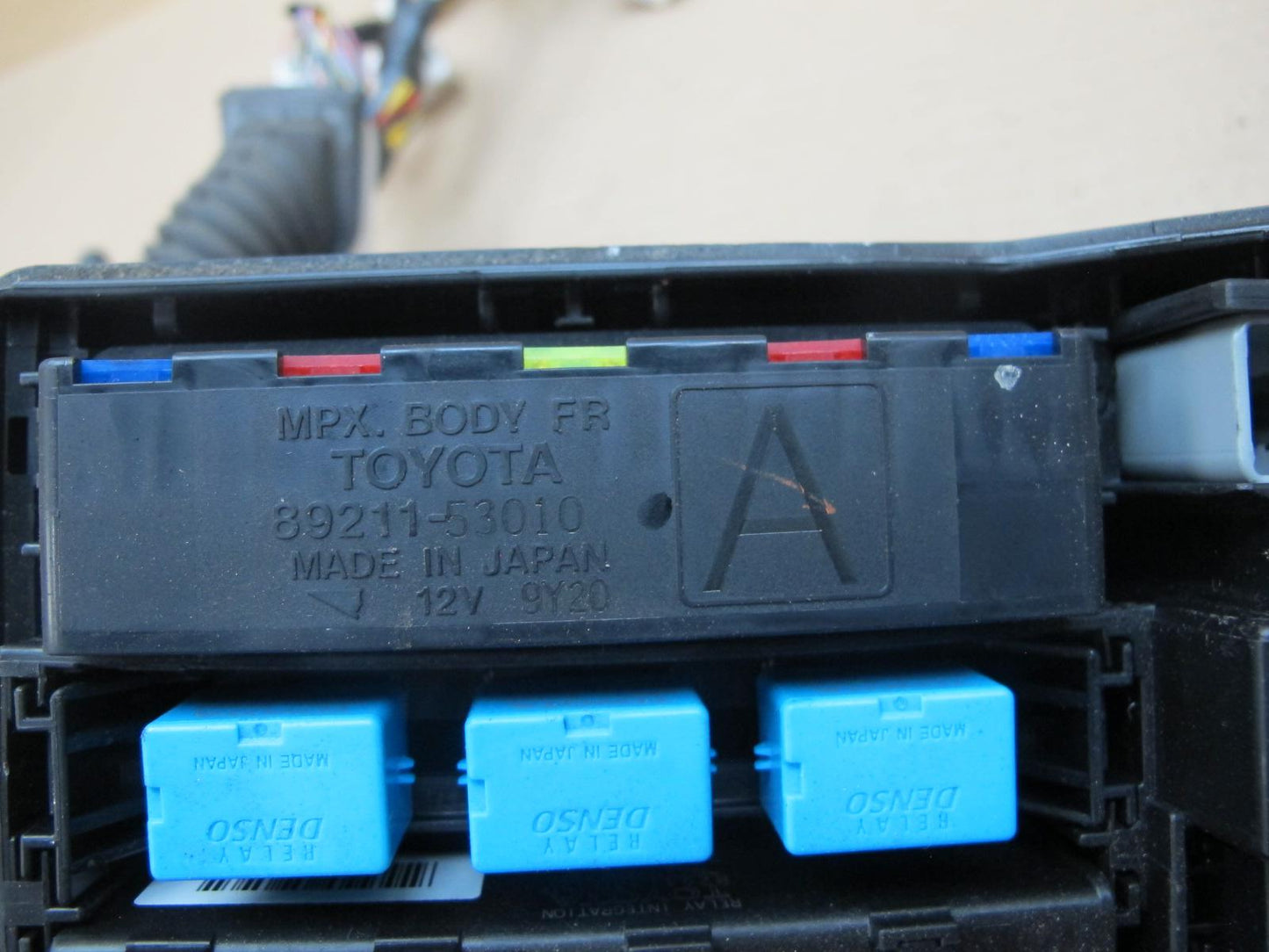10-11 Lexus IS350 IS250 Convertible Engine Bay Power Fuse Junction Box OEM