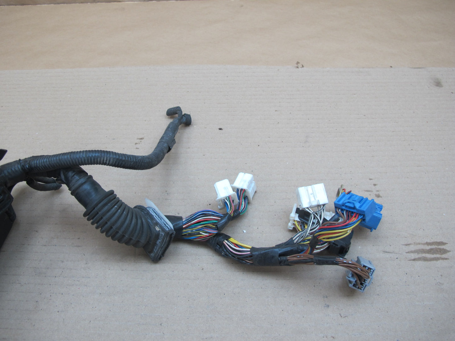 10-11 Lexus IS350 IS250 Convertible Engine Bay Power Fuse Junction Box OEM