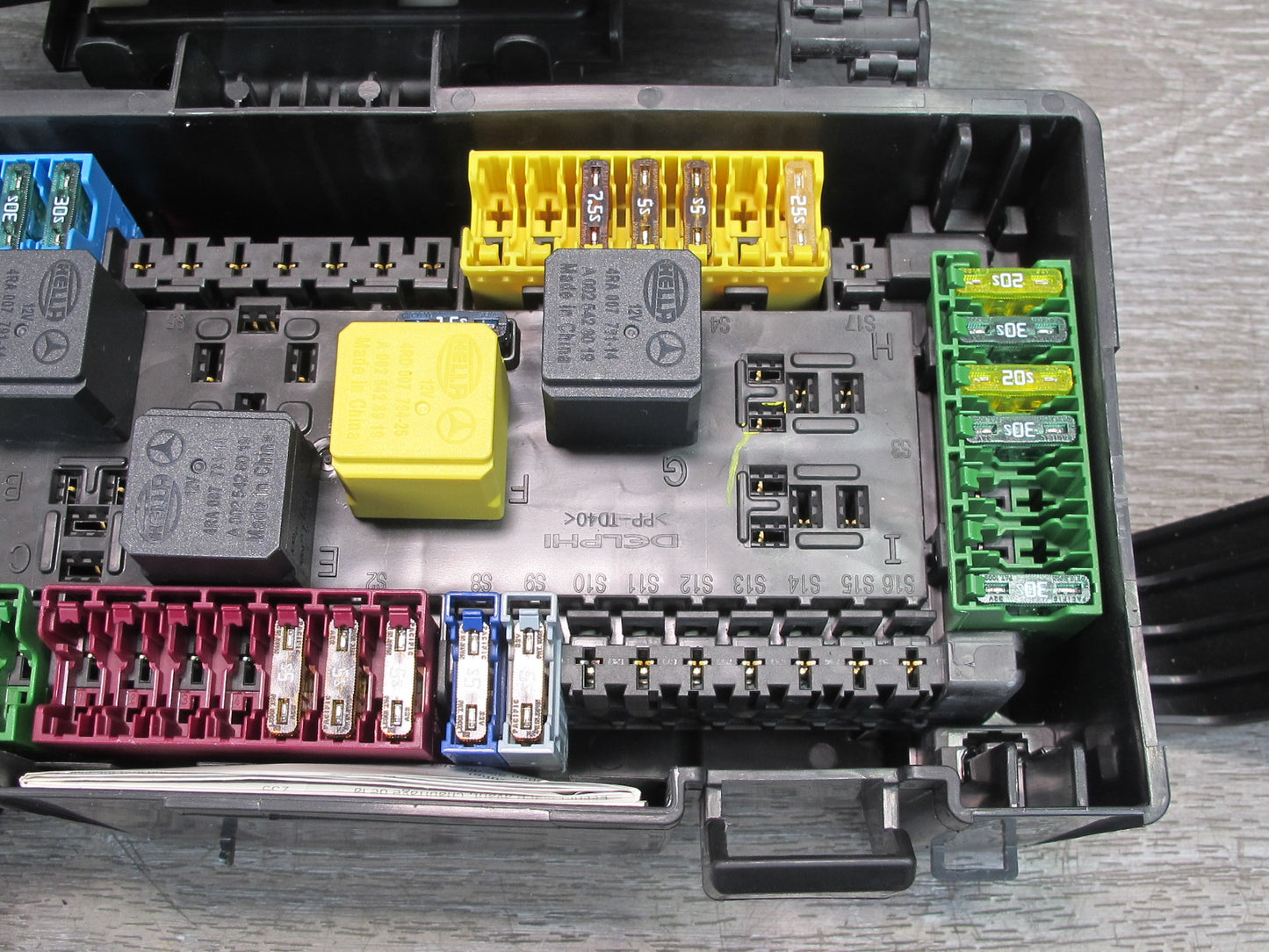 13-15 Mercedes W166 X166 Engine Bay Fuse Relay Box Module OEM