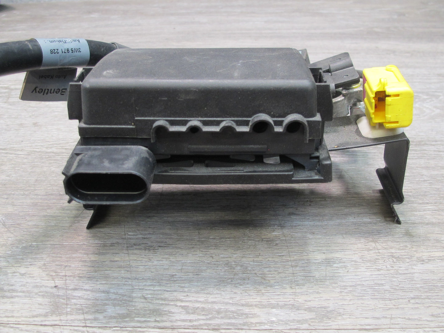 2006-2012 Bentley Flying Spur Battery Fuse Box Control Module W/ Cable
