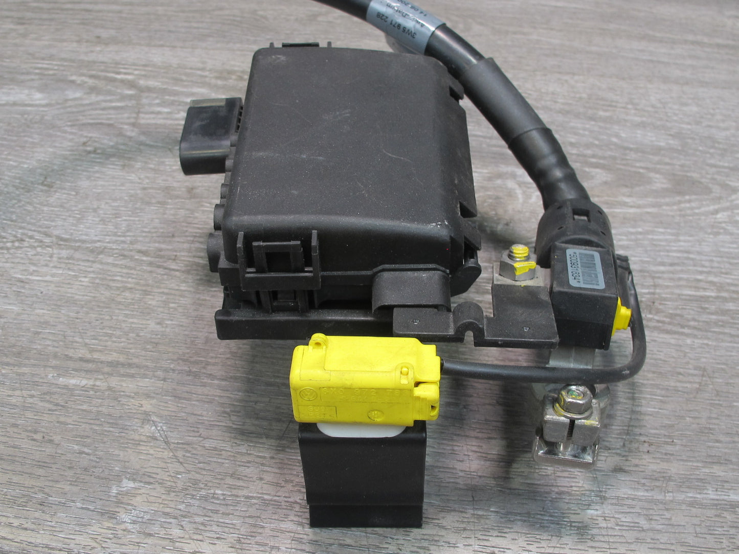 2006-2012 Bentley Flying Spur Battery Fuse Box Control Module W/ Cable