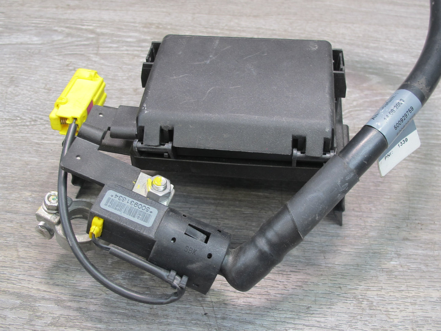 2006-2012 Bentley Flying Spur Battery Fuse Box Control Module W/ Cable
