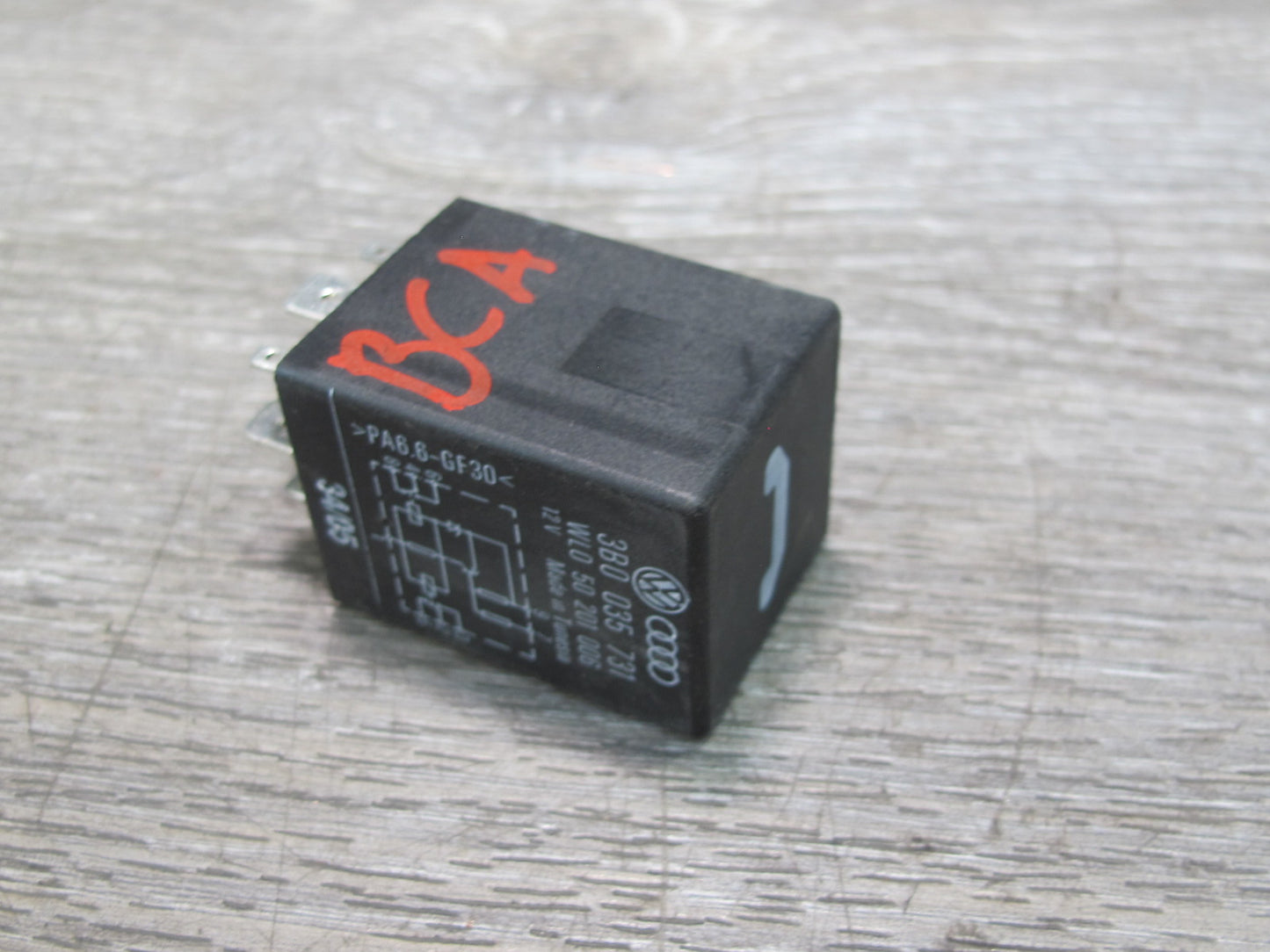 2006-2012 Bentley Flying Spur Fuse Relay Control Module Unit 3B0035731