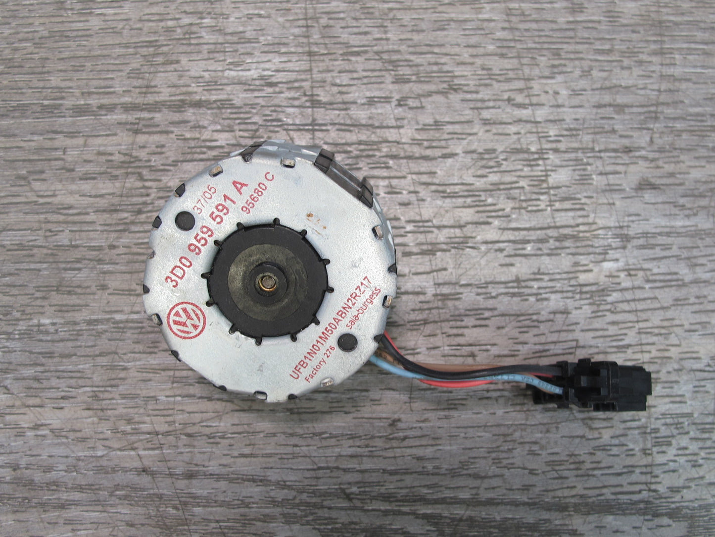 2006-2012 Bentley Flying Spur Wind Deflector Motor 3D0959591A