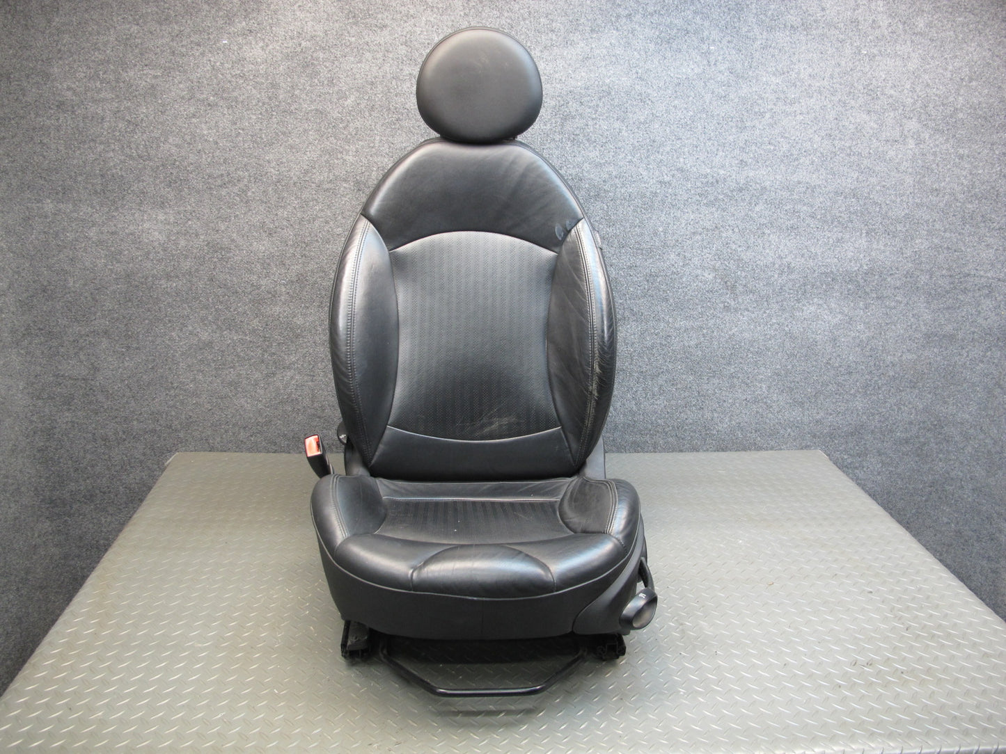 07-09 Mini Cooper R56 Front & Rear Sport Heated Perforated Leather Seat OEM