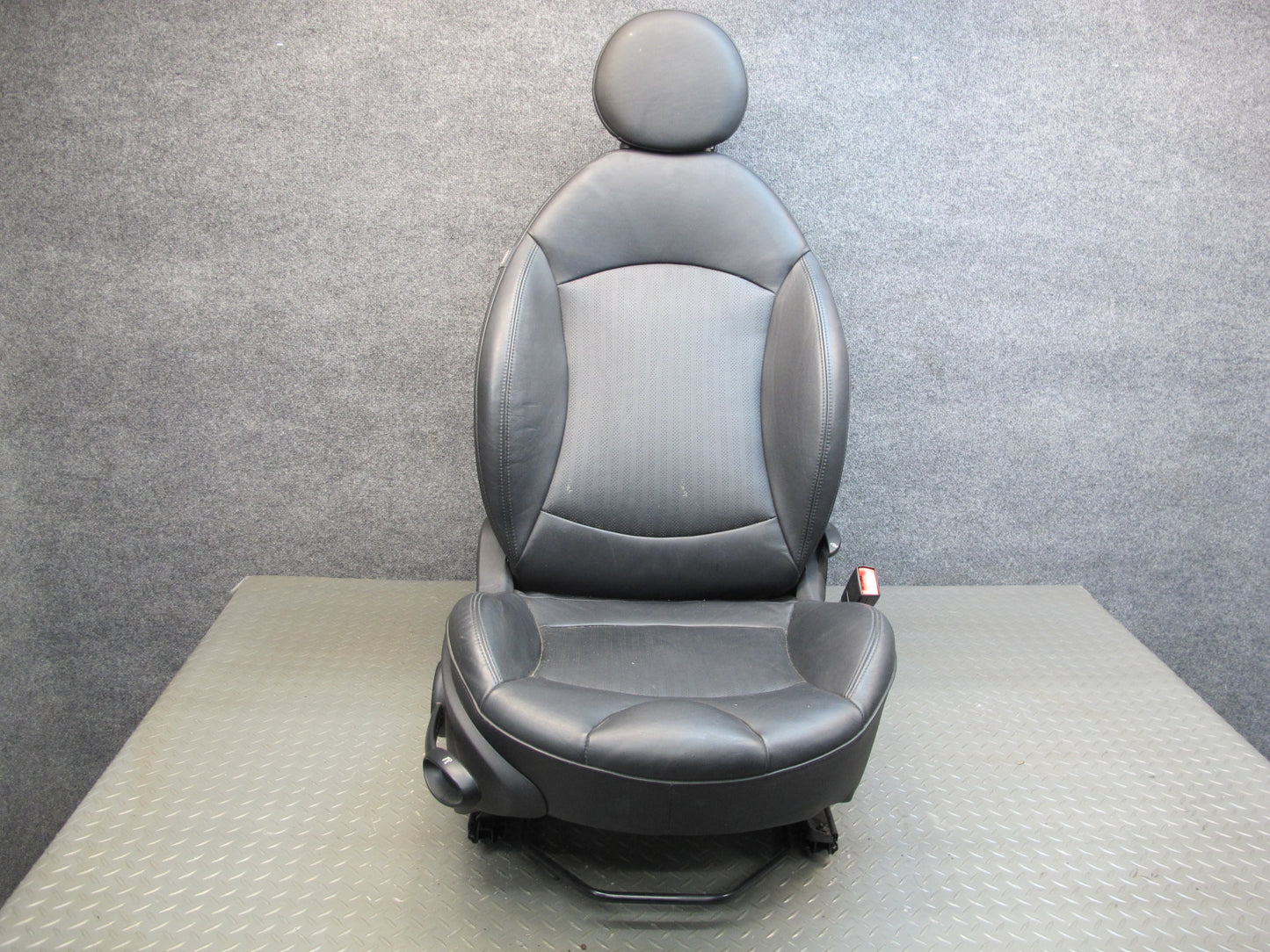 07-09 Mini Cooper R56 Front & Rear Sport Heated Perforated Leather Seat OEM
