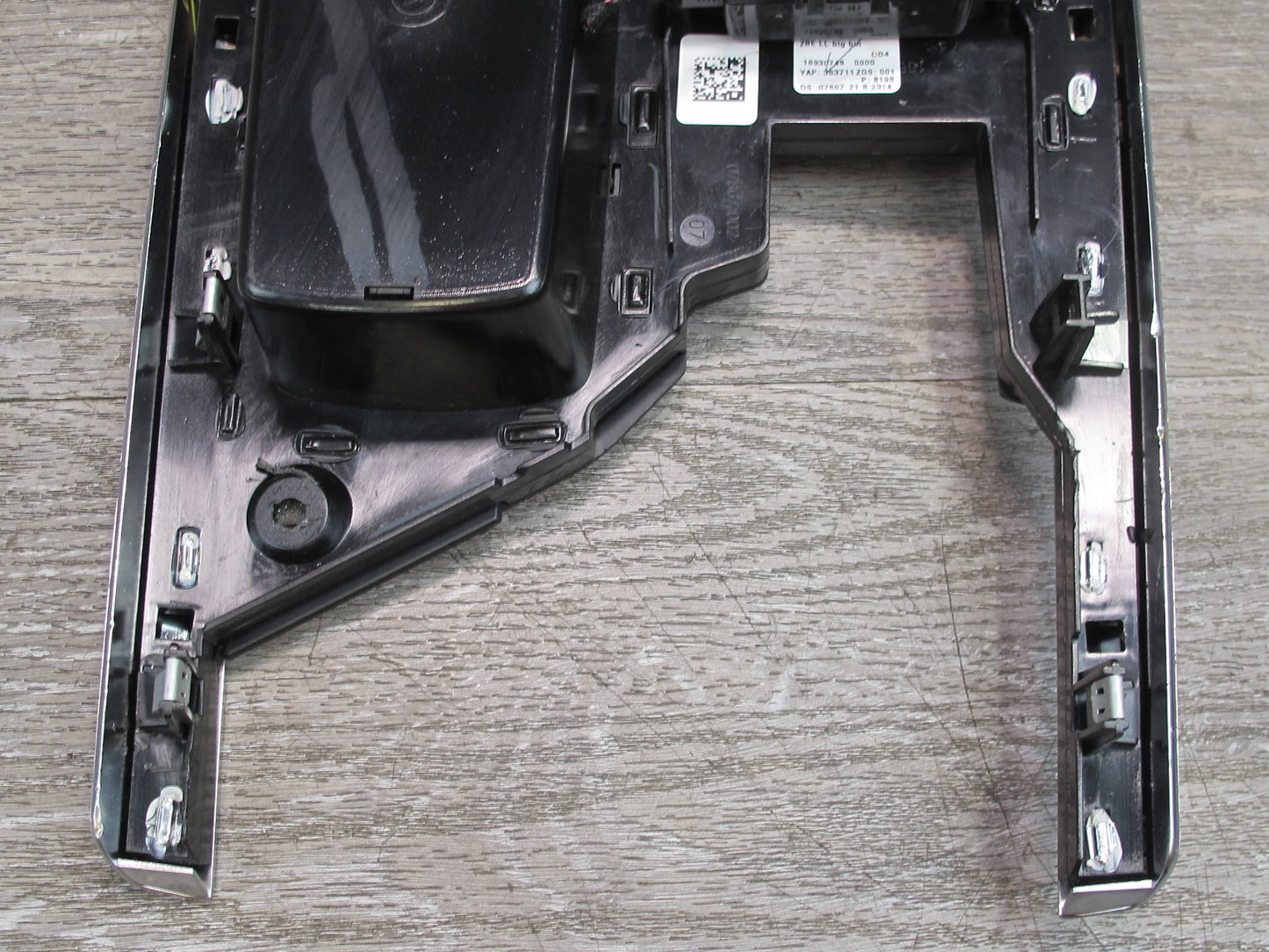 13-15 Mercedes W166 X166 Center Console Trim Bezel Panel w Media Switch OEM