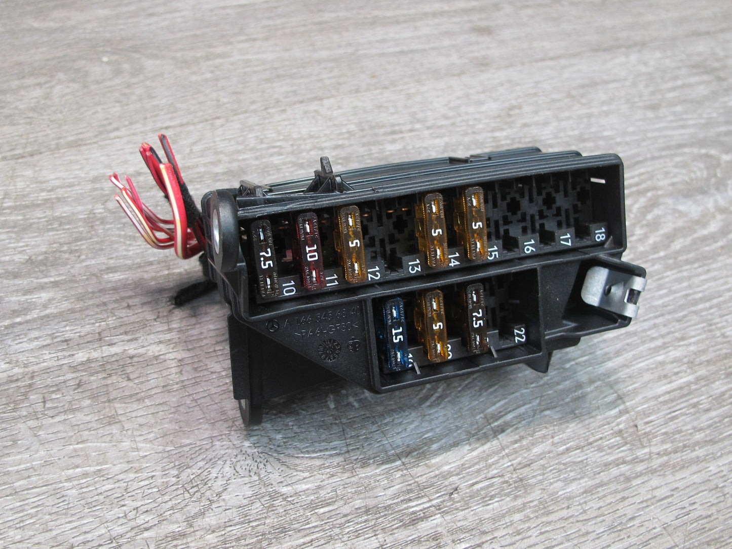 13-15 Mercedes W166 X166 Under Dash Fuse Relay Box Module 1665456840 OEM