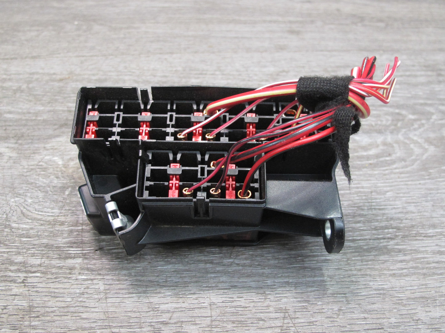 13-15 Mercedes W166 X166 Under Dash Fuse Relay Box Module 1665456840 OEM