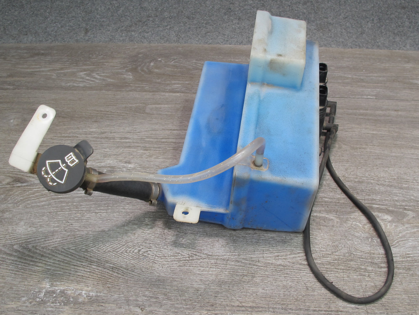 11-12 Fisker Karma Windshield Washer Reservoir Tank w Pump & Filler Neck OEM