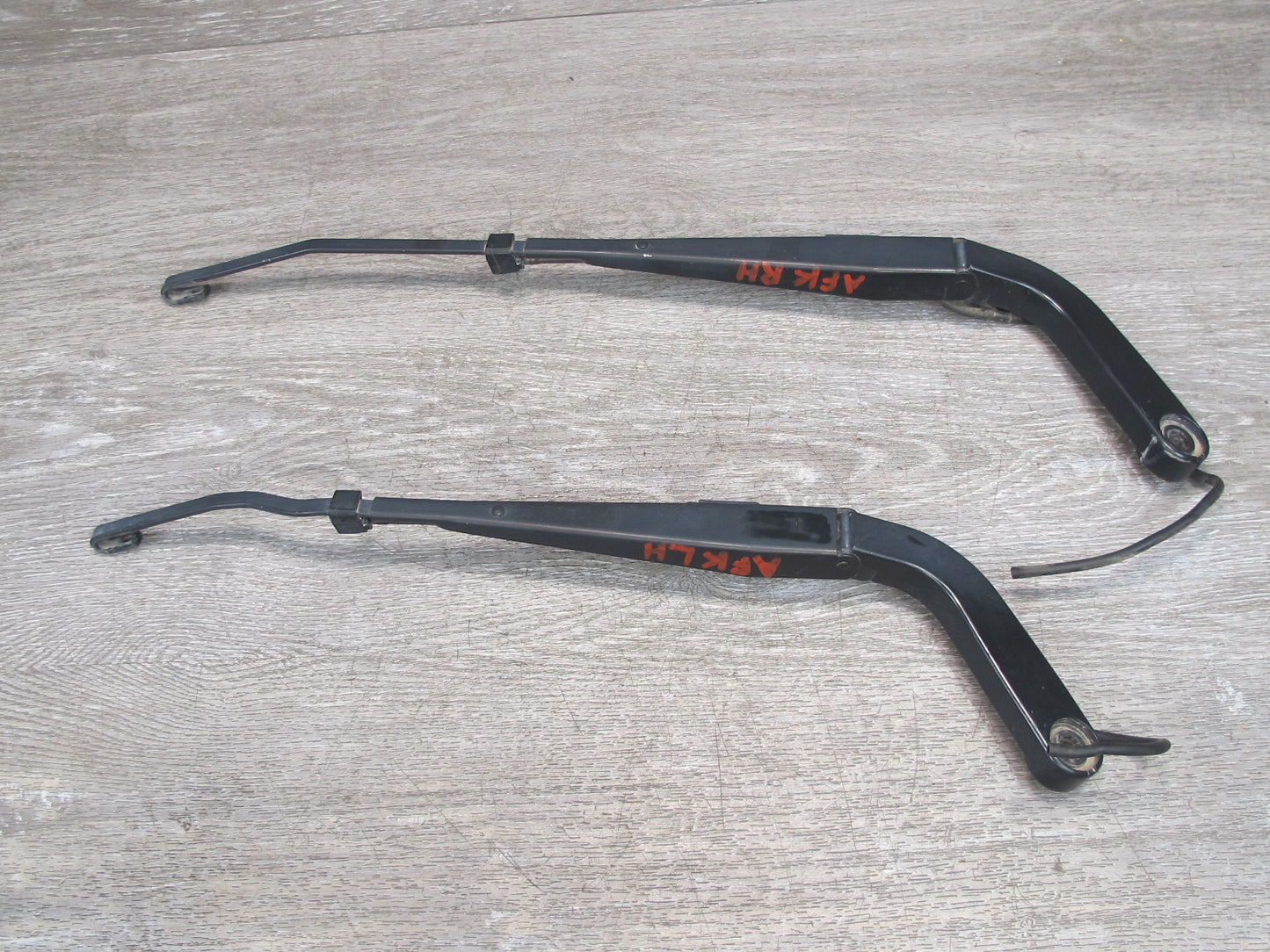 11-12 Fisker Karma Set of 2 Front Left & Right Windshield Wiper Arm w Hose OEM