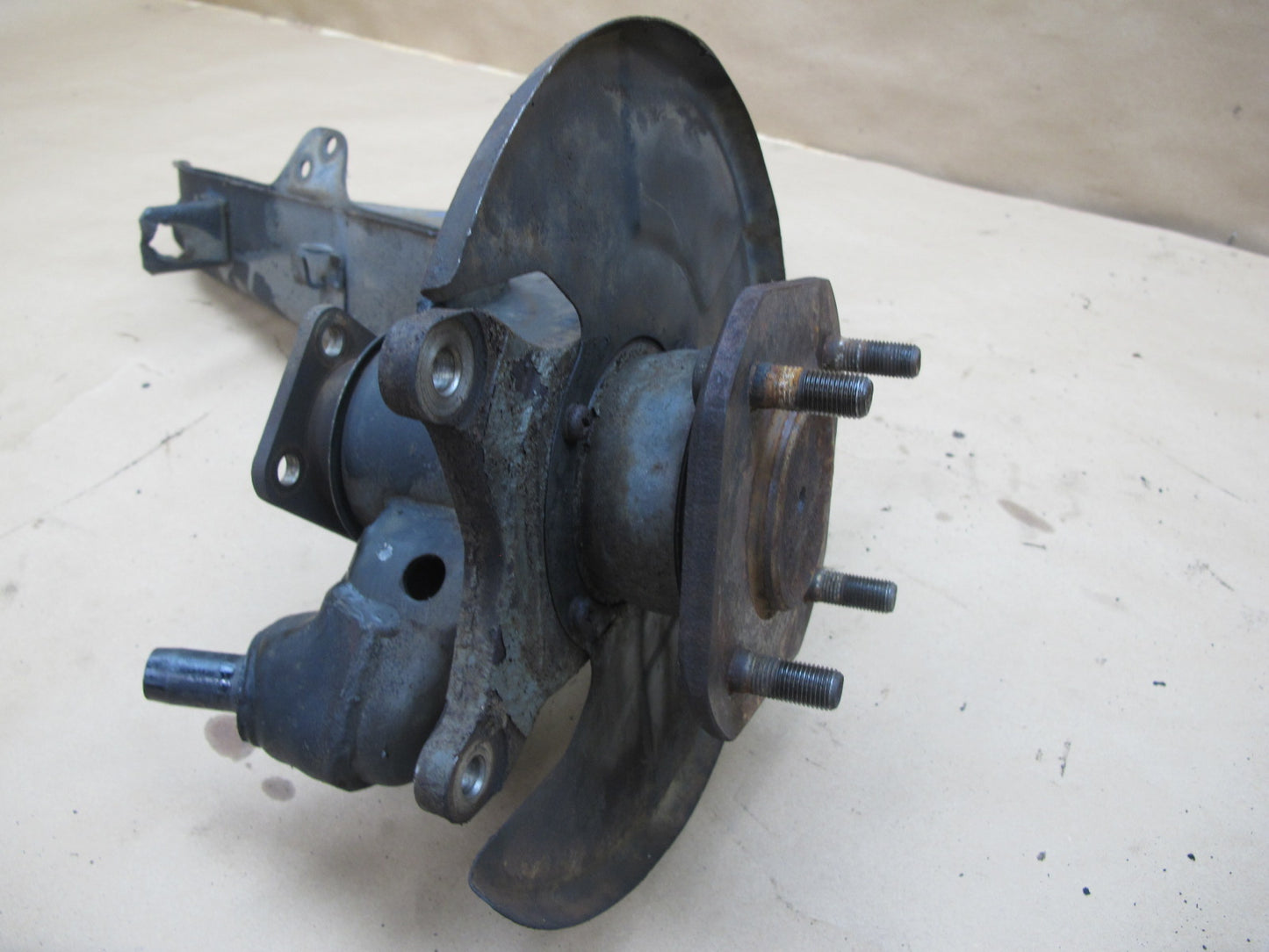 82-83 Datsun Nissan 280ZX 2+0 NA Rear Left Knuckle Wheel Hub Trailing Arm OEM