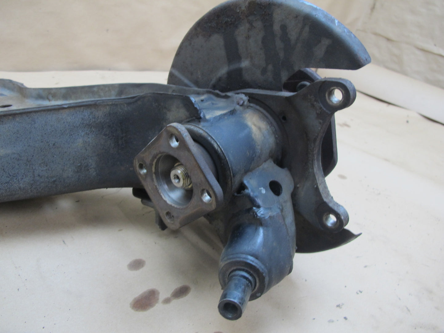 82-83 Datsun Nissan 280ZX 2+0 NA Rear Left Knuckle Wheel Hub Trailing Arm OEM