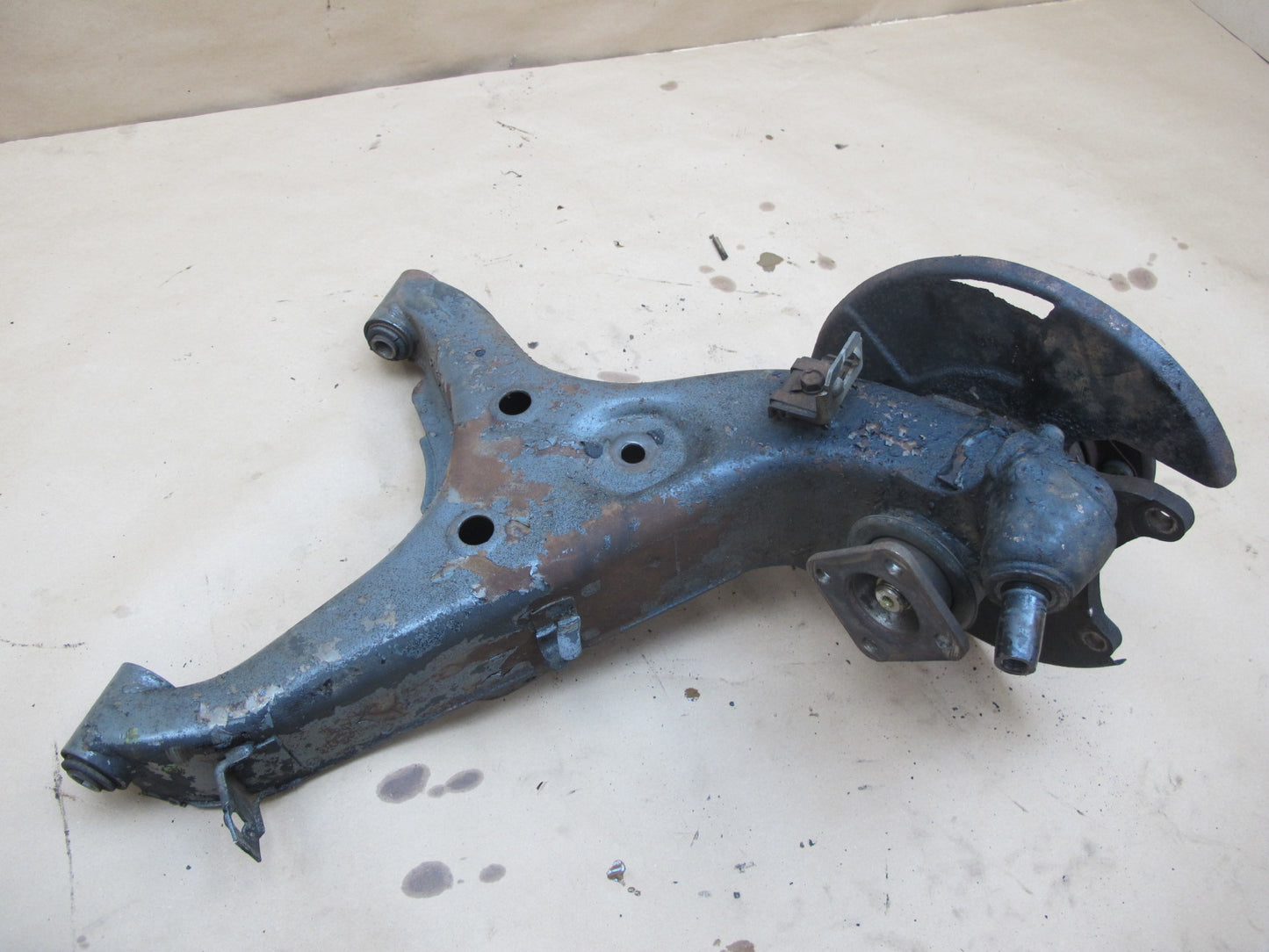 82-83 Datsun Nissan 280ZX 2+0 NA Rear Right Knuckle Wheel Hub Trailing Arm OEM
