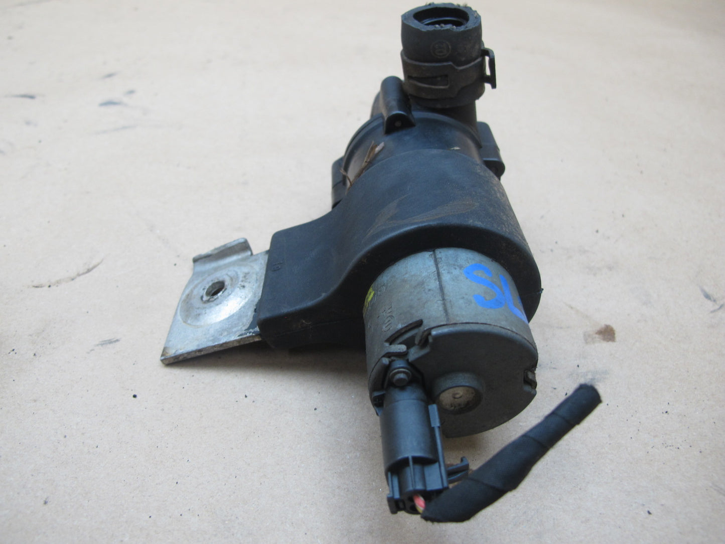 03-12 Mercedes R230 Sl-class Auxiliary AUX Coolant Water Pump 2308300114 OEM