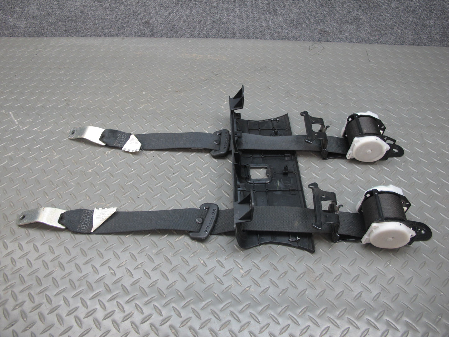 10-15 LEXUS IS250 IS350 CONVERTIBLE REAR RIGHT & LEFT SIDE SEATBELT RETRACTOR SET OEM
