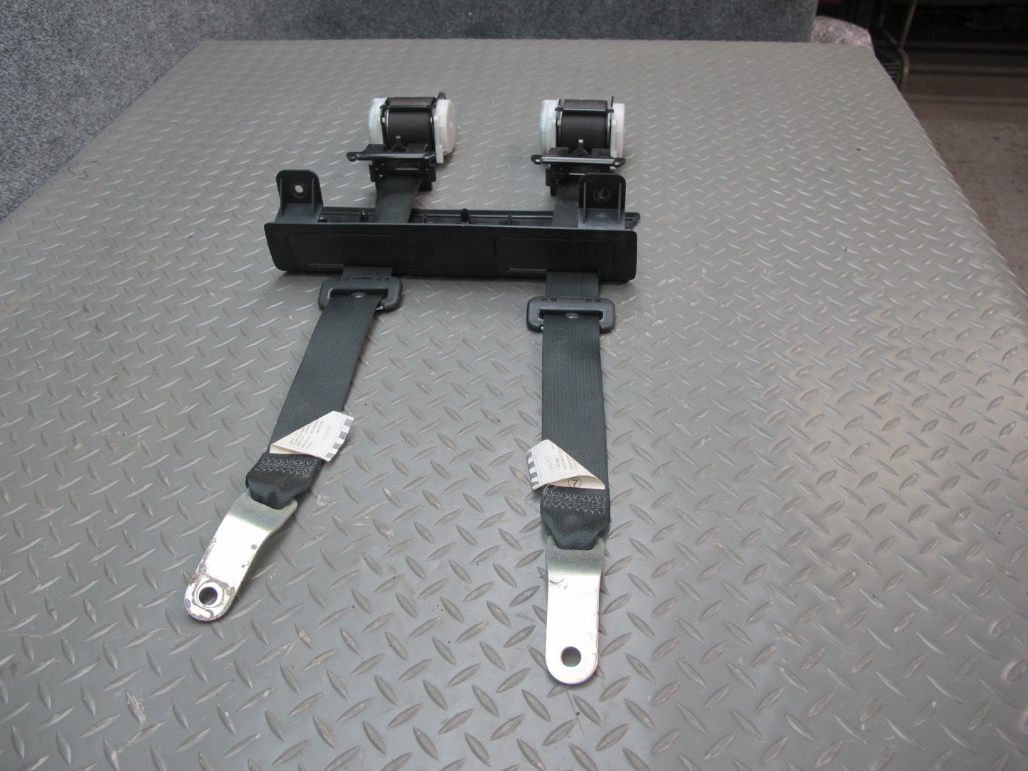 10-15 LEXUS IS250 IS350 CONVERTIBLE REAR RIGHT & LEFT SIDE SEATBELT RETRACTOR SET OEM