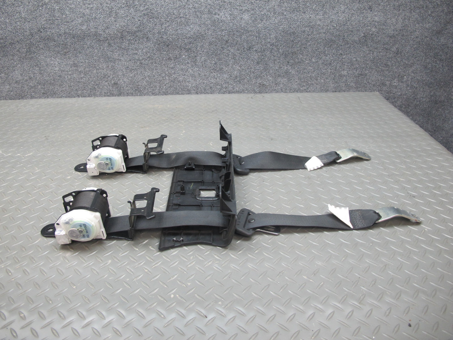 10-15 LEXUS IS250 IS350 CONVERTIBLE REAR RIGHT & LEFT SIDE SEATBELT RETRACTOR SET OEM