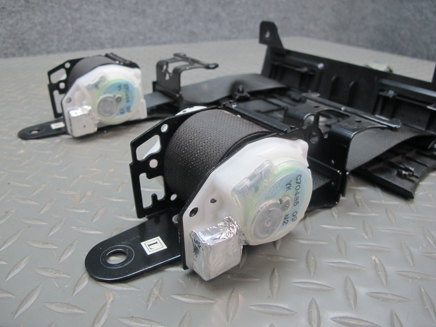 10-15 LEXUS IS250 IS350 CONVERTIBLE REAR RIGHT & LEFT SIDE SEATBELT RETRACTOR SET OEM