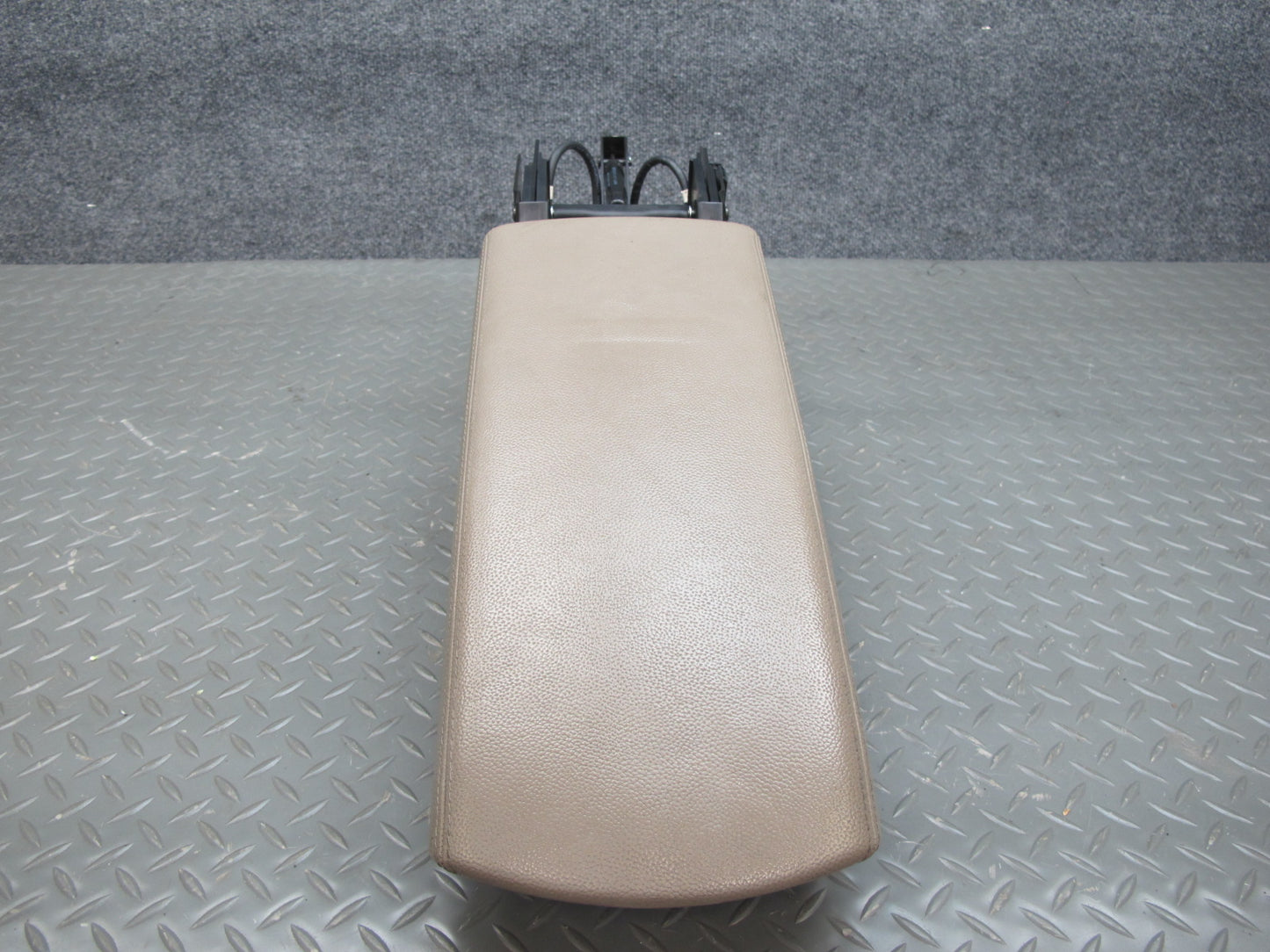 03-06 Mercedes R230 Sl-class Center Console Leather Armrest Lid Cover OEM