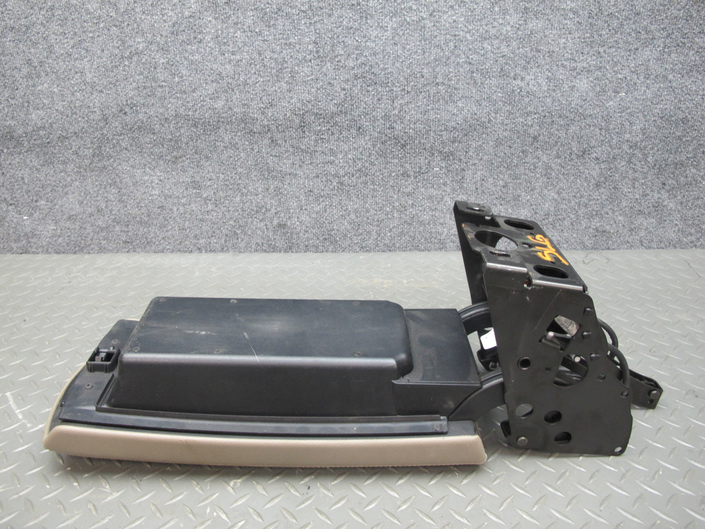 03-06 Mercedes R230 Sl-class Center Console Leather Armrest Lid Cover OEM