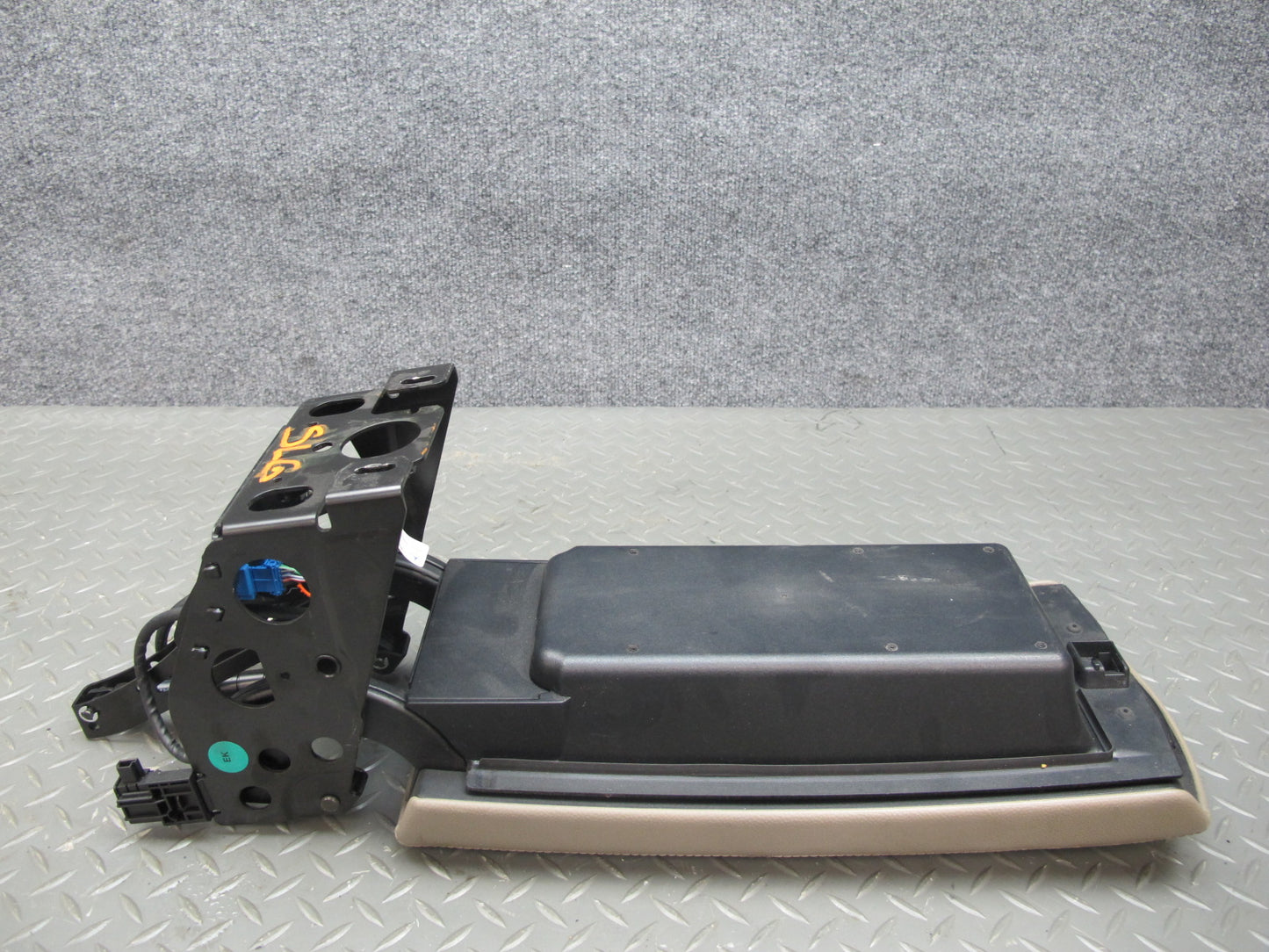 03-06 Mercedes R230 Sl-class Center Console Leather Armrest Lid Cover OEM