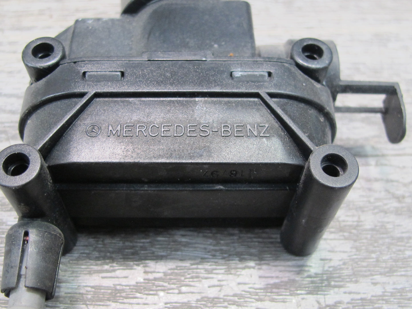96-02 Mercedes R129 Sl-class Right Door Lock Latch Actuator OEM