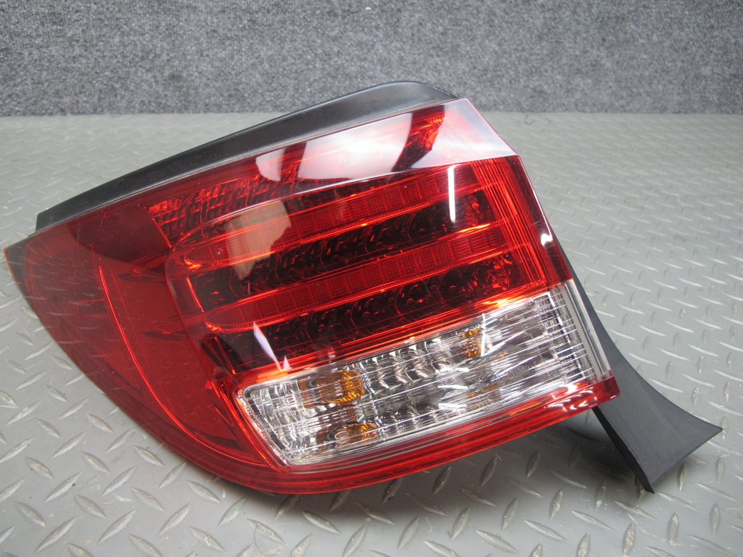 10-15 Lexus IS350 IS250 Convertible Rear Left Side Outer Tail Light Lamp OEM
