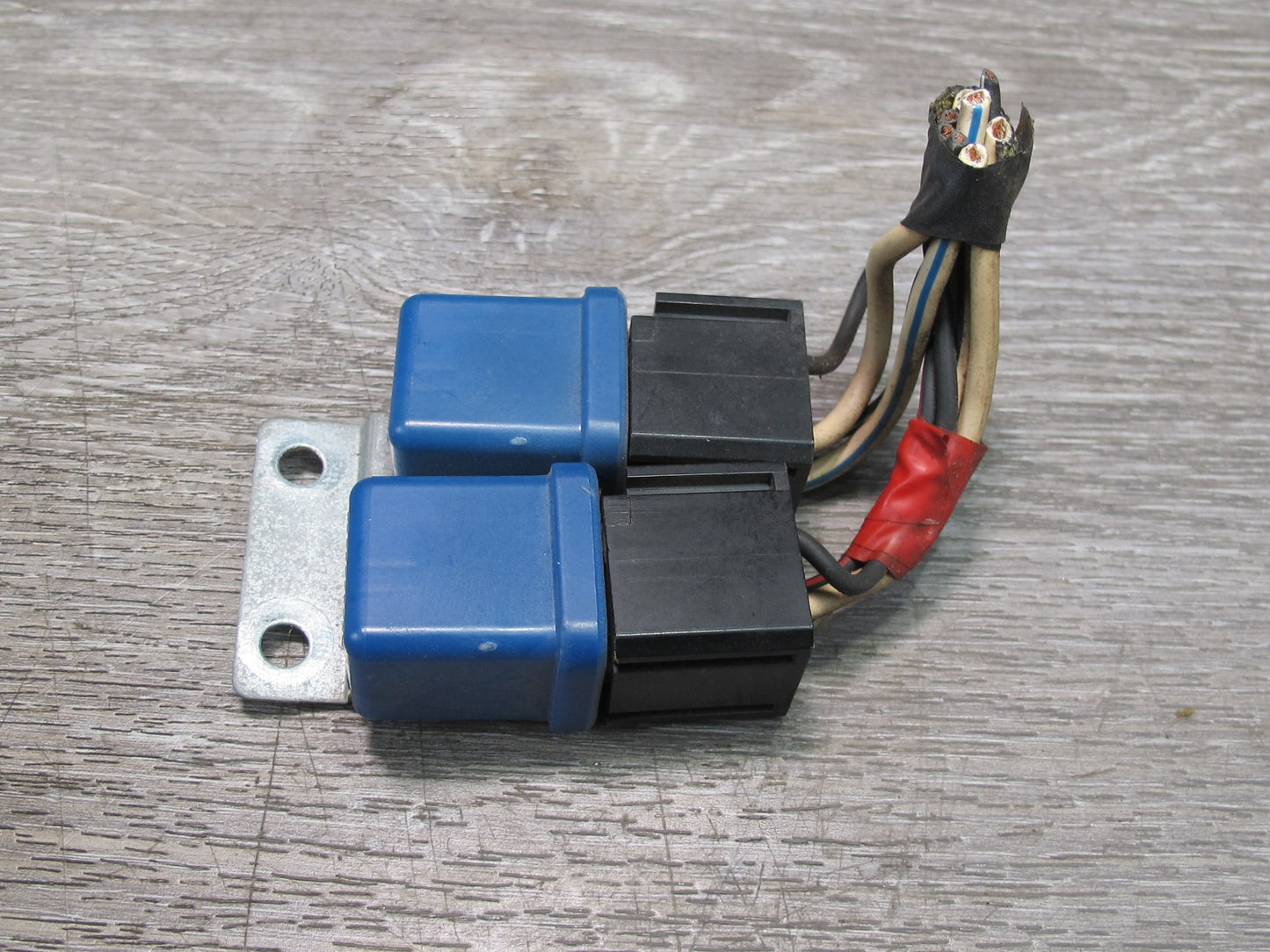 80-83 Datsun Nissan S130 280ZX Fuse Box Relay Pair 2523089977 OEM